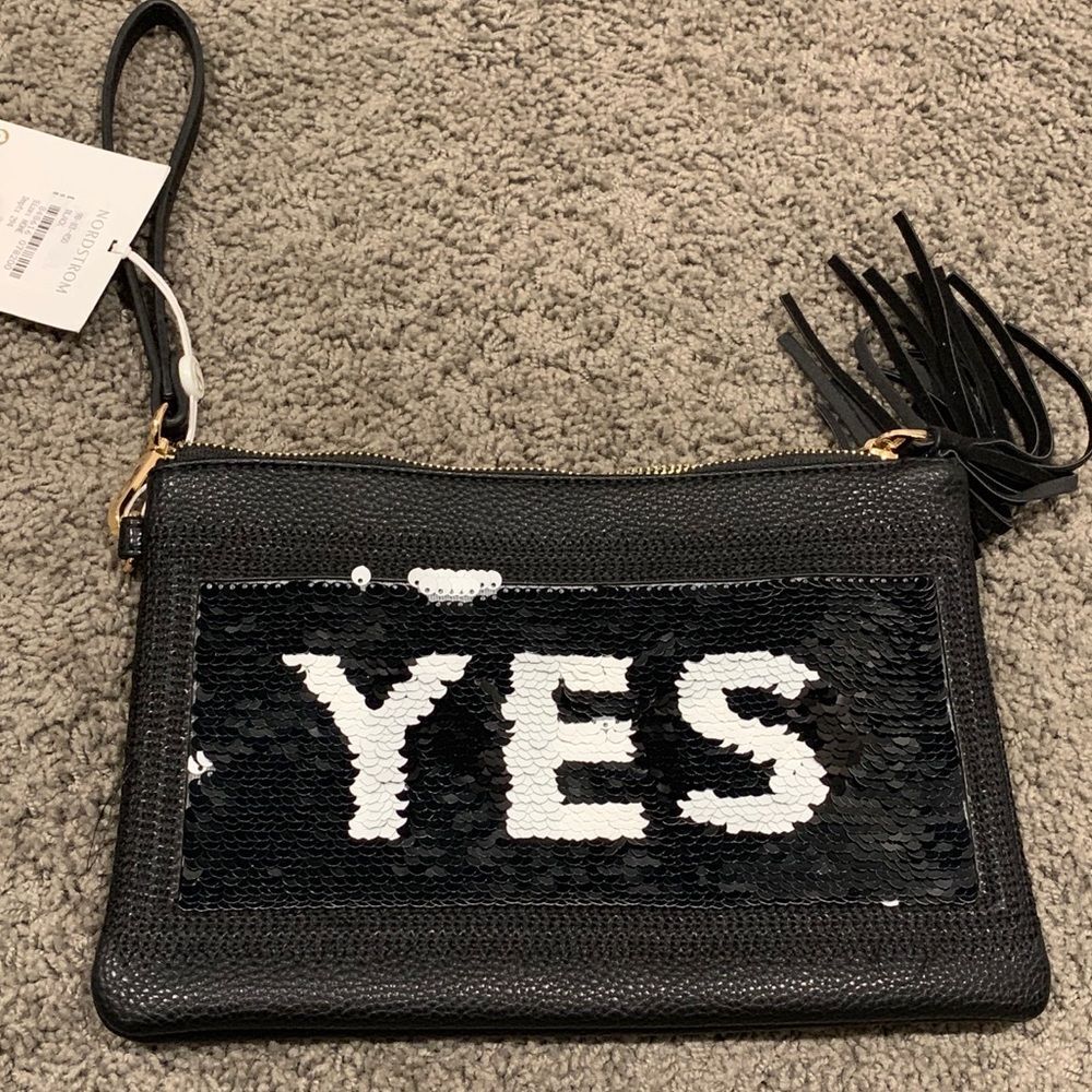 Shiraleah yes/No clutch NWT